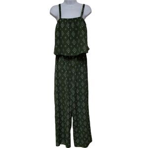 🌹Green and White Jumpsuit sz L